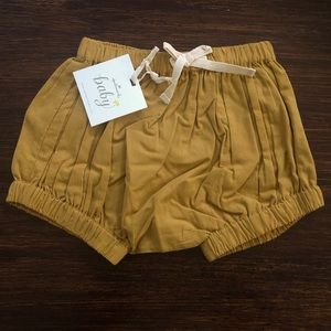 NWT Hallmark Baby Linen/cotton Shorties 12-18 months